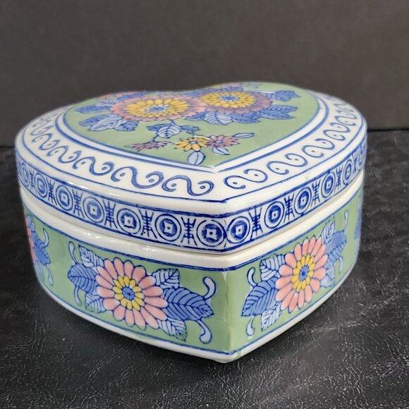 Vintage Porcelain Bohemian Heart Box With Lid - Picture 2 of 10
